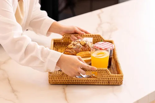 Miniatura 3 de Bandeja de servir de ratán, bandeja tejida rectangular, cestas decorativas de mimbre natural para organizar la mesa, baño, encimera de cocina