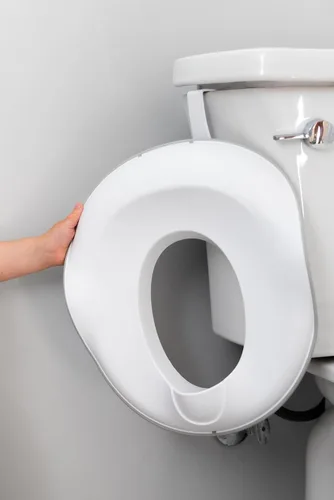 Miniatura 7 de Gancho para asiento entrenador de inodoro Ubbi, color blanco