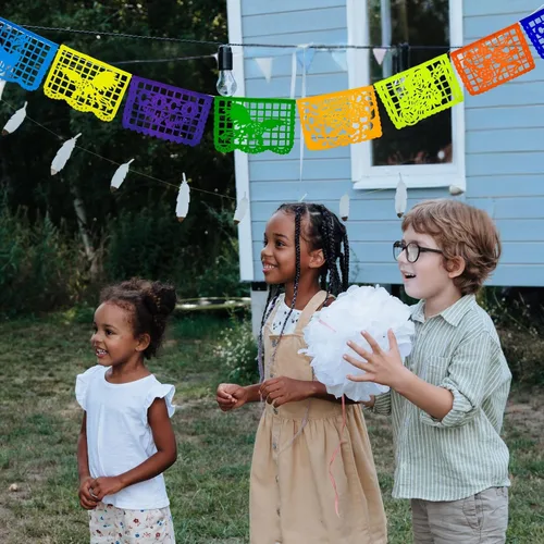 Miniatura 9 de Decoraciones de fiesta de Coco – Juego de pancartas de papel picado de plástico (paquete de 2, 10 banderas por pancarta) – Decoración mexicana