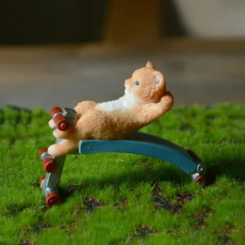 Miniatura 4 de WAYUTO Bonita figura de animal de resina, figura de cerdo de fitness, estatua de jardín, encantador, cerdito, miniatura, juguetes, casa de muñecas