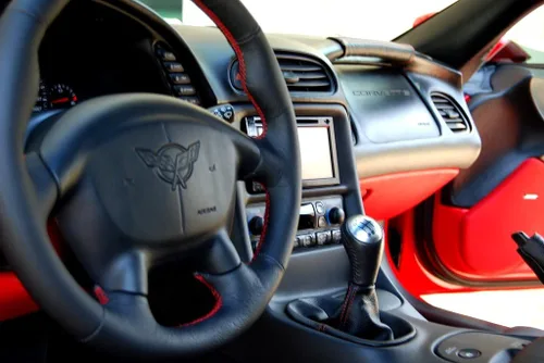 Miniatura 5 de RedlineGoods Funda de palanca de cambios - Palanca de cambios C6 compatible con Chevrolet Corvette C5 1997-04. Hecho a medida, no universal. Gamuza