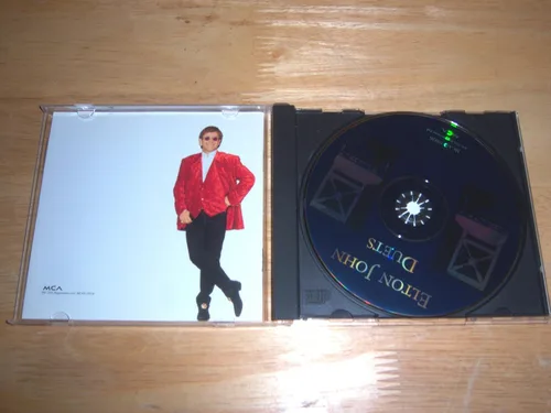 Miniatura 3 de Duetos de John, Elton Music k.d. lang + P.M. Dawn + Little Richard + Don Henley de The Eagles + Kiki Dee + Chris Rea + Tammy Wynette + Nik Kershaw +