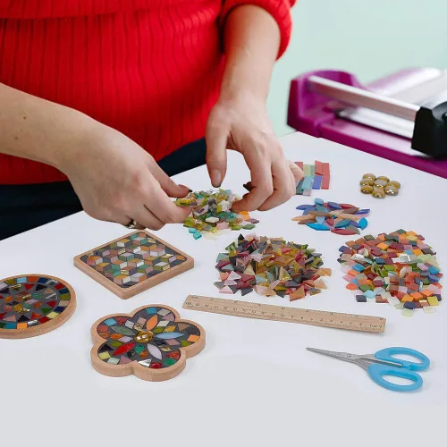 Miniatura 7 de WEBEEDY Juego de 3 posavasos de mosaico para manualidades, kits de mosaico de colores mixtos de vidrio con posavasos de bambú para adultos