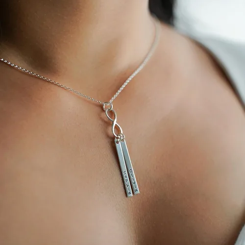 Miniatura 3 de Together for Infinity - Collar con nombre personalizado. Collar con colgante rectangular de plata de ley 2 personalizable. Incluye un dije