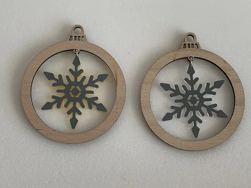 Miniatura 7 de Adorno personalizado para árbol de Navidad 2025, nombres grabados personalizados, miembros de la familia, bola de madera cortada con láser, copos