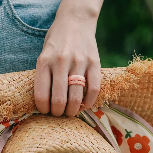 Miniatura 32 de Egnaro Anillos de boda de silicona para ella, conjuntos de novia de goma para mujer, bandas finas, diseño trenzado de hojas apilables con ranuras
