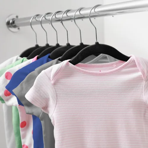Miniatura 6 de Casafield 50 perchas de terciopelo para bebé, tamaño de 11 pulgadas para ropa de bebés y niños pequeños, color negro