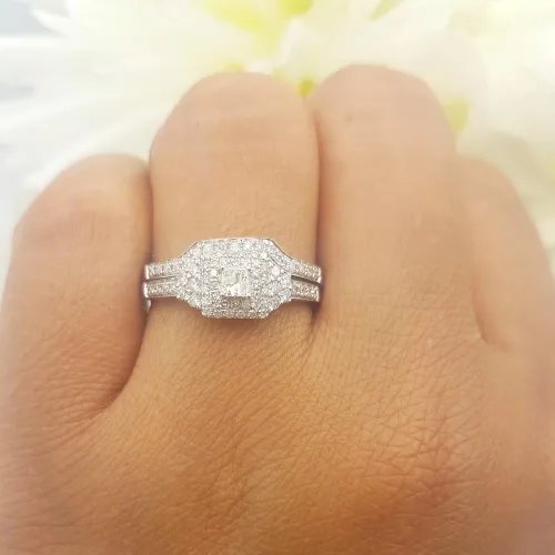 Miniatura 6 de Dazzlingrock Collection Anillo de compromiso de novia de oro de 14 quilates con diamantes redondos y princesa de 0,55 quilates con banda de 12 CT