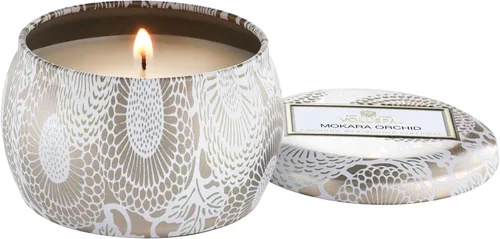 Miniatura 21 de Voluspa Vela de ámbar báltico Mini lata 4 onzas Tiempo de combustión de 25 horas Cera de coco para una combustión más limpia