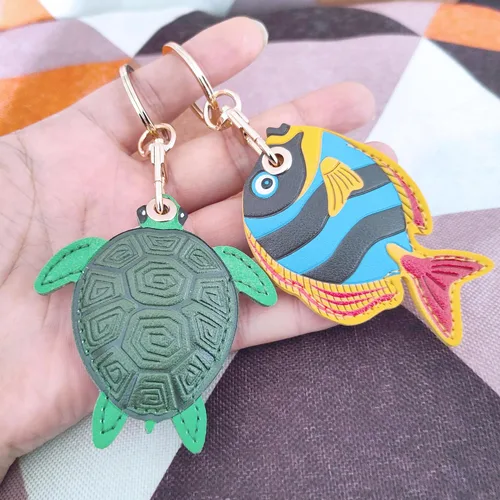 Miniatura 49 de CATCH ON Paquete de 2 fundas de cuero para Airtag para llavero, bonitos accesorios Kawaii adecuados para Airtag