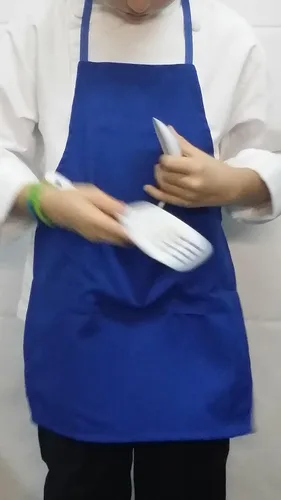 Miniatura 6 de CHEFSKIN 3 delantales para niños, tela real, bolsillo, disponible en tamaño pequeño (para 3-7), 3 sombreros blancos