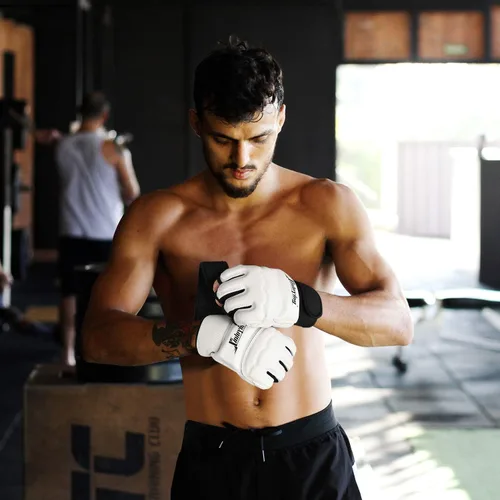 Miniatura 2 de Xinluying Saco de boxeo artes marciales mixtas Sparring Grappling Muay Thai Taekwondo entrenamiento guantes de piel sintética – Muñequeras Blanco