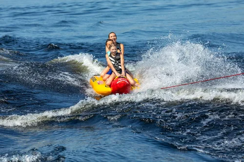 Miniatura 6 de Airhead Hot Dog Towable Tube for Boating, 1-5 Rider Inflatable Boat Tube for Water Tubing, Full Nylon Cover, EVA Padding, Foam Padded Handles