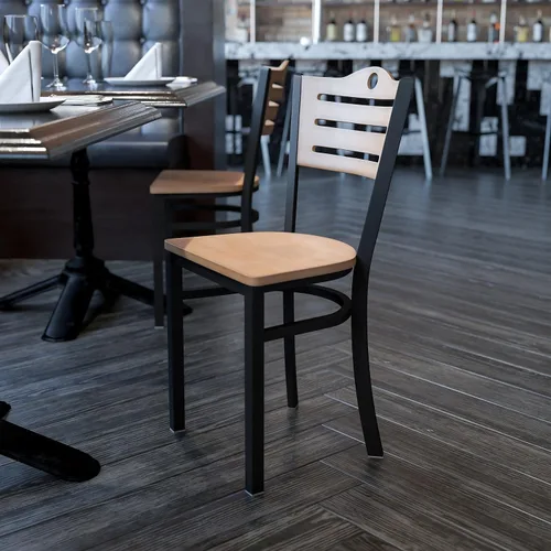 Miniatura 2 de Flash Furniture HERCULES Series Silla de restaurante de metal con respaldo de listones negros, respaldo y asiento de madera natural Respaldo