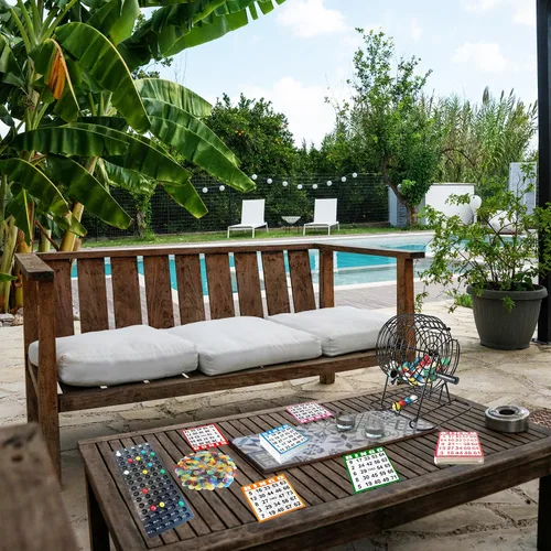 Miniatura 9 de SEETOOOGAMES Juego de Bingo de Lujo - Jaula de Metal, 50 Tarjetas de Bingo, 500 Hojas de Papel, 500 Fichas, 75 Pelotas, Tablero Maestro de Plástico