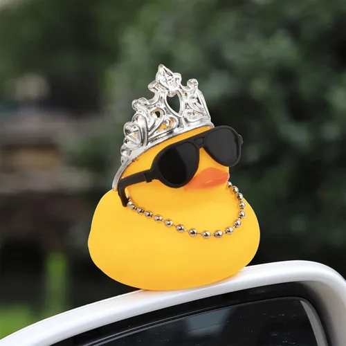 Miniatura 4 de wonuu Adornos de pato de goma para automóvil, decoración de tablero de automóvil con bonita diadema, anillo de natación, collar, gafas de sol