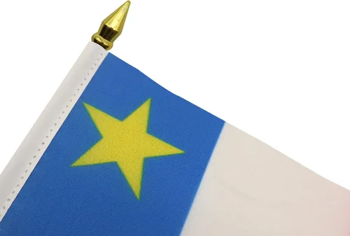 Miniatura 4 de AZ FLAG Bandera de mesa Acadia de 4 x 6 pulgadas, diseño de Canadá, bandera de escritorio acadiana de 5.9 x 3.9 in, parte superior de lanza dorada