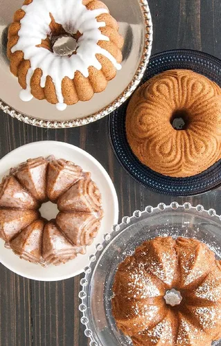 Miniatura 4 de Nordic Ware Bundt Cuartet - Juego de sartenes (4 piezas) y sartén Geo Bundtlette