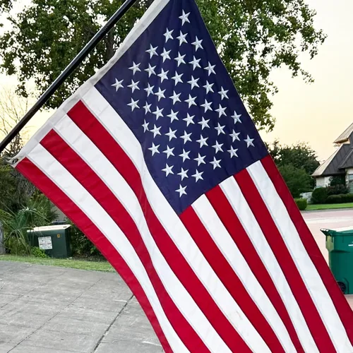 Miniatura 3 de FLAGWIN Bandera estadounidense de 2 x 4 para exteriores, bandera de Estados Unidos de 2 x 4 de alta resistencia al aire libre, banderas