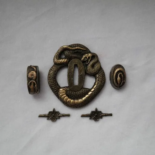 Miniatura 64 de Espada samurái japonesa KOSHIRAE – TSUBA FUCHI KASHIRA MENUKI 68-100