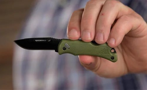 Miniatura 7 de Outdoor Edge Navaja de bolsillo plegable Razor, compacta de 2.2 pulgadas EDC con cuchillas reemplazables RazorSafe, perfecto para llevar a diario