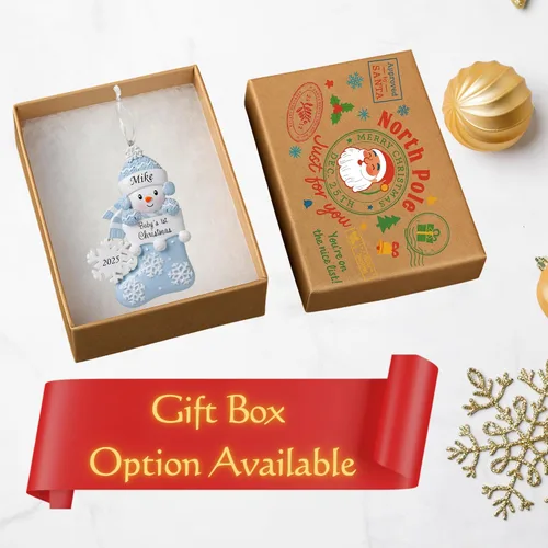 Miniatura 3 de Adorno personalizado para 2020, primera Navidad del bebé, bebé de nieve con malla y copo de nieve. Adorno para árbol de Navidad, escrito a mano