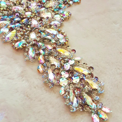 Miniatura 6 de Exquisitos parches de cristal brillantes hechos a mano de color AB para coser con piedras y lentejuelas para vestidos de novia, accesorios manuales