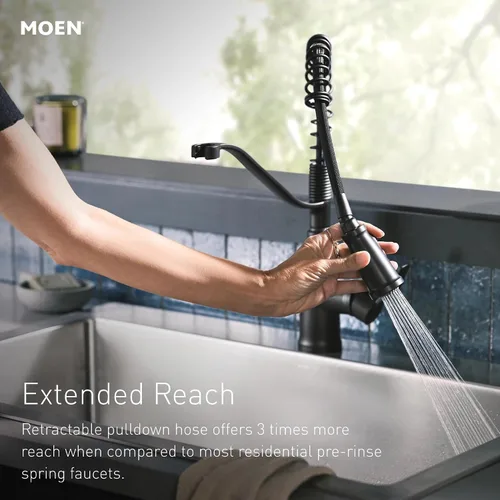 Miniatura 4 de Grifo de cocina Moen Essie cromado de una manija con arco alto y rociador extraíble con resorte de preenjuague con Power Clean, 87814
