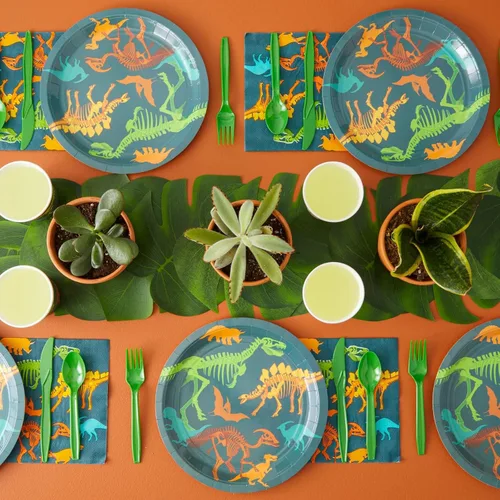 Miniatura 3 de Juvale Juego de 144 piezas de decoración de fiesta de cumpleaños de dinosaurio con platos, vasos, servilletas y cubiertos, sirve 24 platos y tazas
