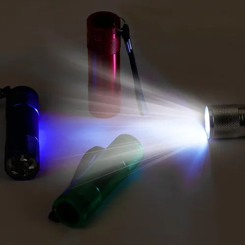 Miniatura 8 de FASTPRO Juego de 4 linternas LED de aluminio con pilas secas AAA incluidas y preinstaladas