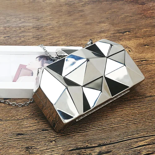 Miniatura 18 de QZUnique Bolso de mano de metal de celosía, bolso de noche geométrico abstracto con cadena de corte de piedra para mujer