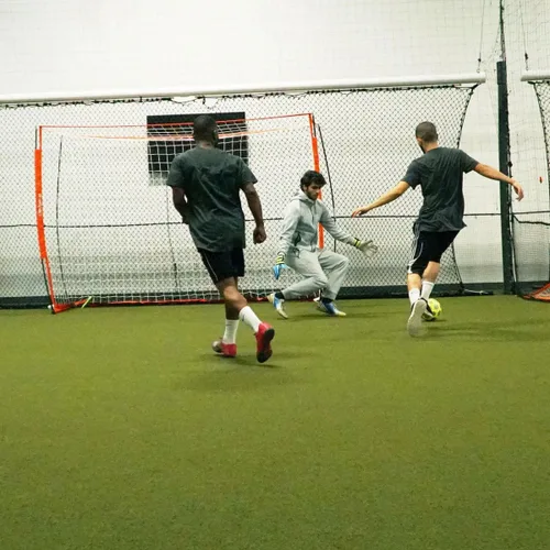 Miniatura 6 de GoSports Portería de fútbol sala ELITE - Tamaño 3 M x 2 M, marco plegable tipo arco y red - Juega y entrena como los profesionales, incluye bolsa