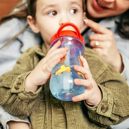 Miniatura 6 de The First Years Disney/Pixar Cars - Vaso con popote para niños pequeños, a prueba de derrames, con tapa abatible, a partir de 18 meses, 10 onzas