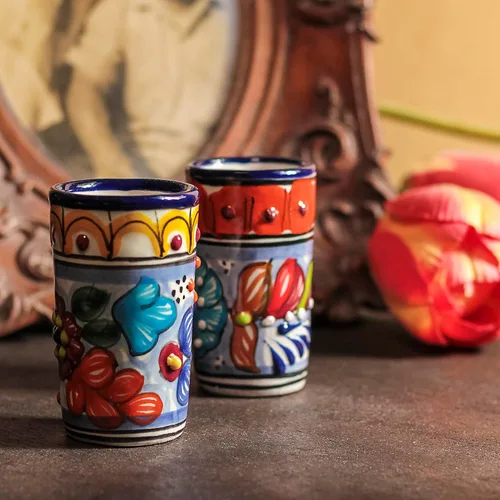 Miniatura 5 de Juego de 4 vasos de chupito Talavera auténticos mexicanos para tequila - Pintados a mano - 2 Oz (Talavera colorida)