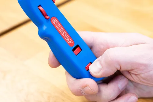 Miniatura 3 de WEICON Pelacables Nº S 4-28 Multi Función de pelado integrada Alta seguridad Profundidad de corte ajustable para cables redondos Rango