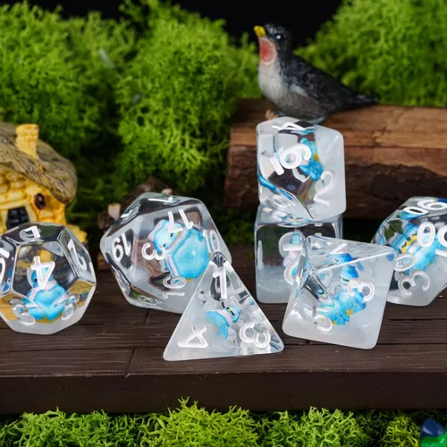 Miniatura 5 de Cusdie Dados DND de 7 troqueles, juego de dados poliédricos rellenos de animales, para juegos de rol, dados D&D (pingüino azul)