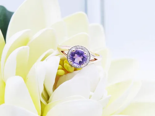 Miniatura 189 de Dazzlingrock Collection Anillo de compromiso redondo de 0.276 in con halo de diamante blanco y vástago dividido para ella en oro macizo de 14