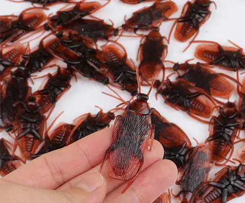 Miniatura 6 de Cooplay 30 piezas de broma falsos de cucaracha cucaracha insectos, broma, broma, trucos aterradores para fiesta de Halloween, día de los inocentes