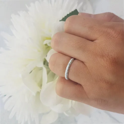 Miniatura 5 de Dazzlingrock Collection Anillo apilable de 0,25 quilates con diamantes redondos de 18 quilates para mujer, de oro blanco