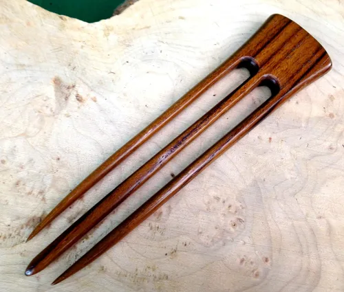 Miniatura 6 de JWL (1) Horquilla de madera de teca de tres puntas de 6 pulgadas para el pelo recto, estilo hawaiano