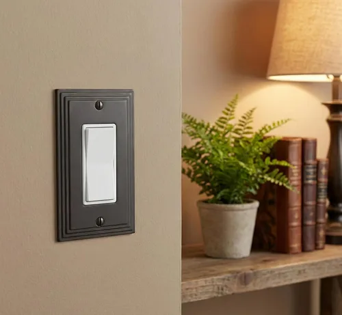 Miniatura 2 de Cosmas 25000-ORB Cubierta de placa de interruptor de pared basculante de bronce aceitado solo GFI/Decora