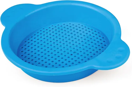 Miniatura 9 de Hape Beach Basics - Juego de juguetes de arena, incluye tamiz de cubo, rastrillo y pala, juguetes de arena para niños de 18 meses y más