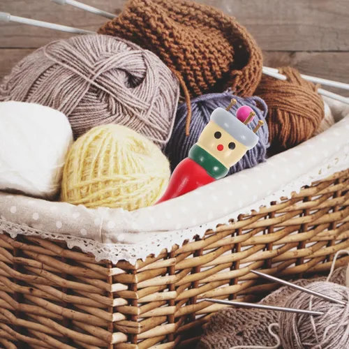 Miniatura 8 de EXCEART Muñeca de tejer de madera con aguja DIY hilo de lana carrete de tejer para manualidades trenzadas, herramienta de punto de madera de mano