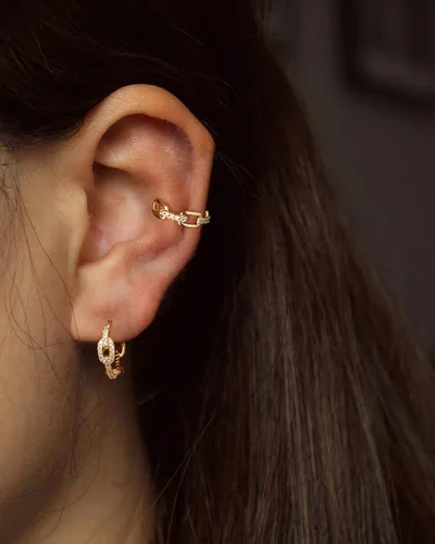 Miniatura 2 de VACRONA - Aretes huggies (de presión), pequeños, livianos y simples, en forma de argollaarracada, chapados en oro de 14 quilates, con circonia