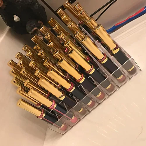 Miniatura 6 de Hedume Paquete de 2 lápices labiales y organizador de maquillaje, estuche acrílico de 40 ranuras para lápiz labial, pinceles, botellas