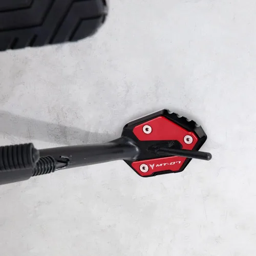 Miniatura 2 de Modeer Para Ya.maha MT07 FZ07 2014-2024 extensión del soporte lateral de la motocicleta Ampliar placa pad mt 07 fz 07 accesorios color rojo