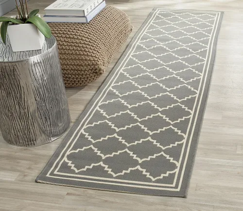 Miniatura 15 de SAFAVIEH Alfombra lavable para exteriores, colección Courtyard de 2.3 x 6.7 pies, color negro y crema, no desprende pelusa y de fácil limpieza