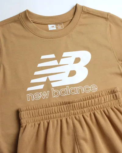 Miniatura 2 de New Balance Conjunto deportivo deportivo de 2 piezas para niños de manga corta y pantalones deportivos (8-20)