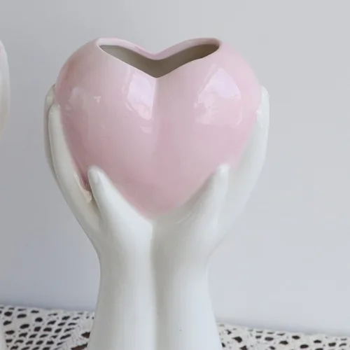 Miniatura 3 de Jarrón creativo de corazón de mano, jarrón de cerámica blanca de 9 pulgadas de alto, jarrón de cuerpo de arte moderno, florero para decoración
