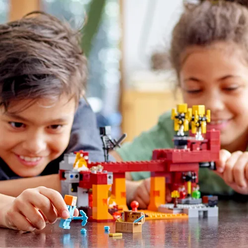 Miniatura 2 de LEGO Minecraft The Blaze Bridge 21154 Kit de construcción (370 piezas)